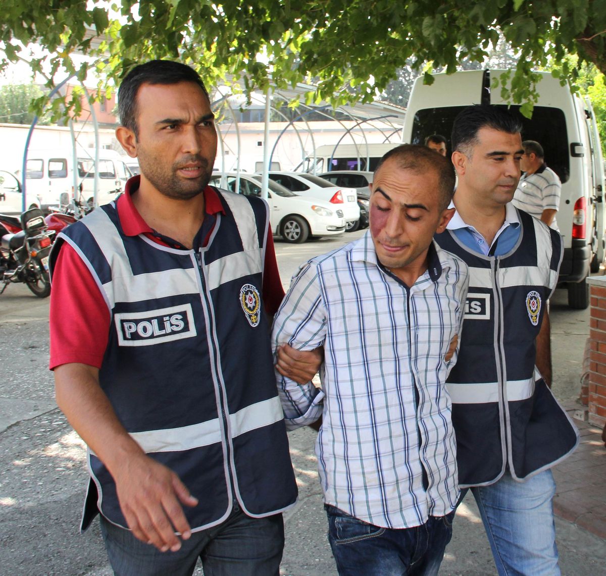 Bıçakla Poğaça Gasp Eden Zanlı Tutuklandı