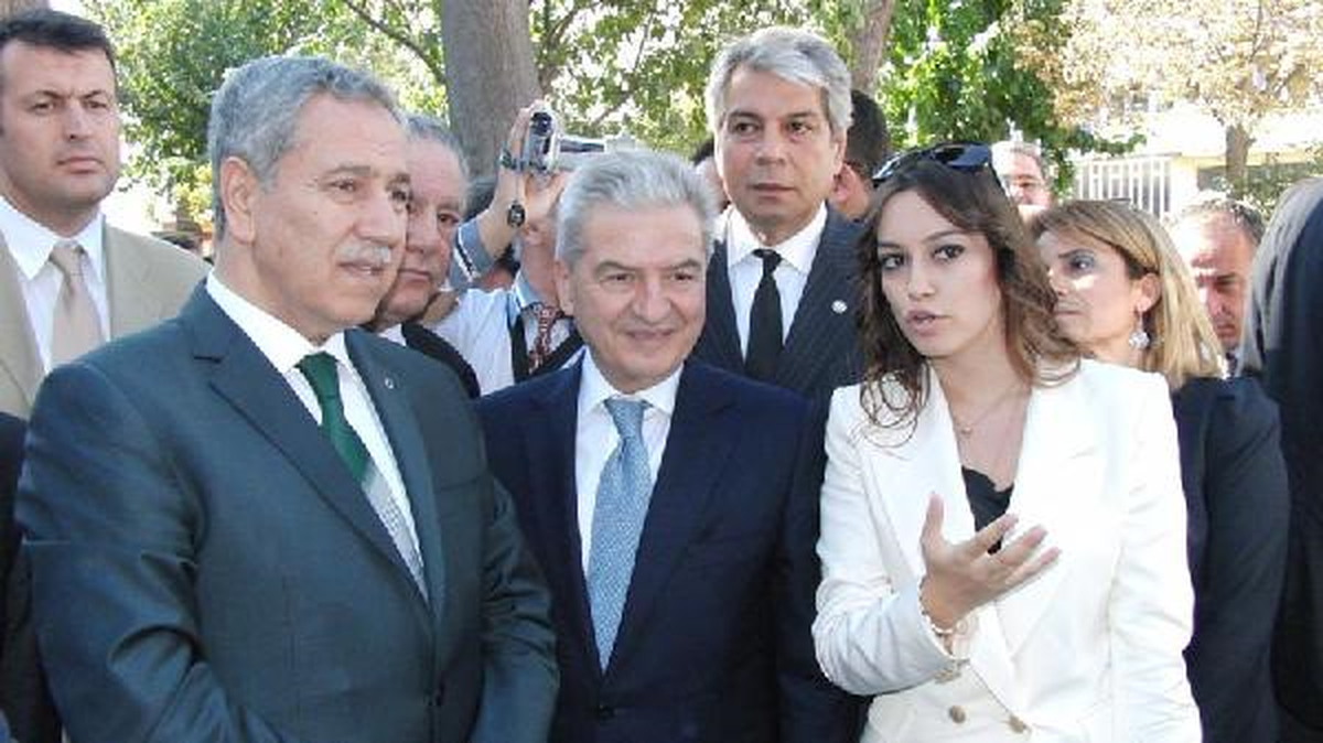 Bülent Arınç, İzmir\'de Restore Edilen Camiyi Açtı