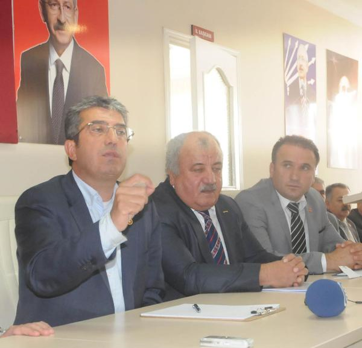 CHP\'li Günaydın, Mesaimizin Büyük Bölümü Kocatepe Camii\'nde Geçiyor