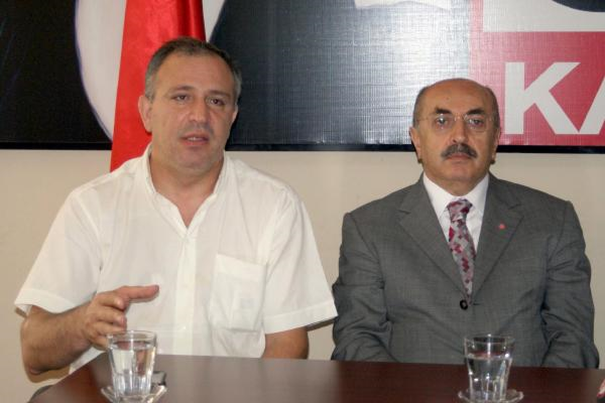"Başbakan\'ın Baş Diktatörlüğü Tescillendi"