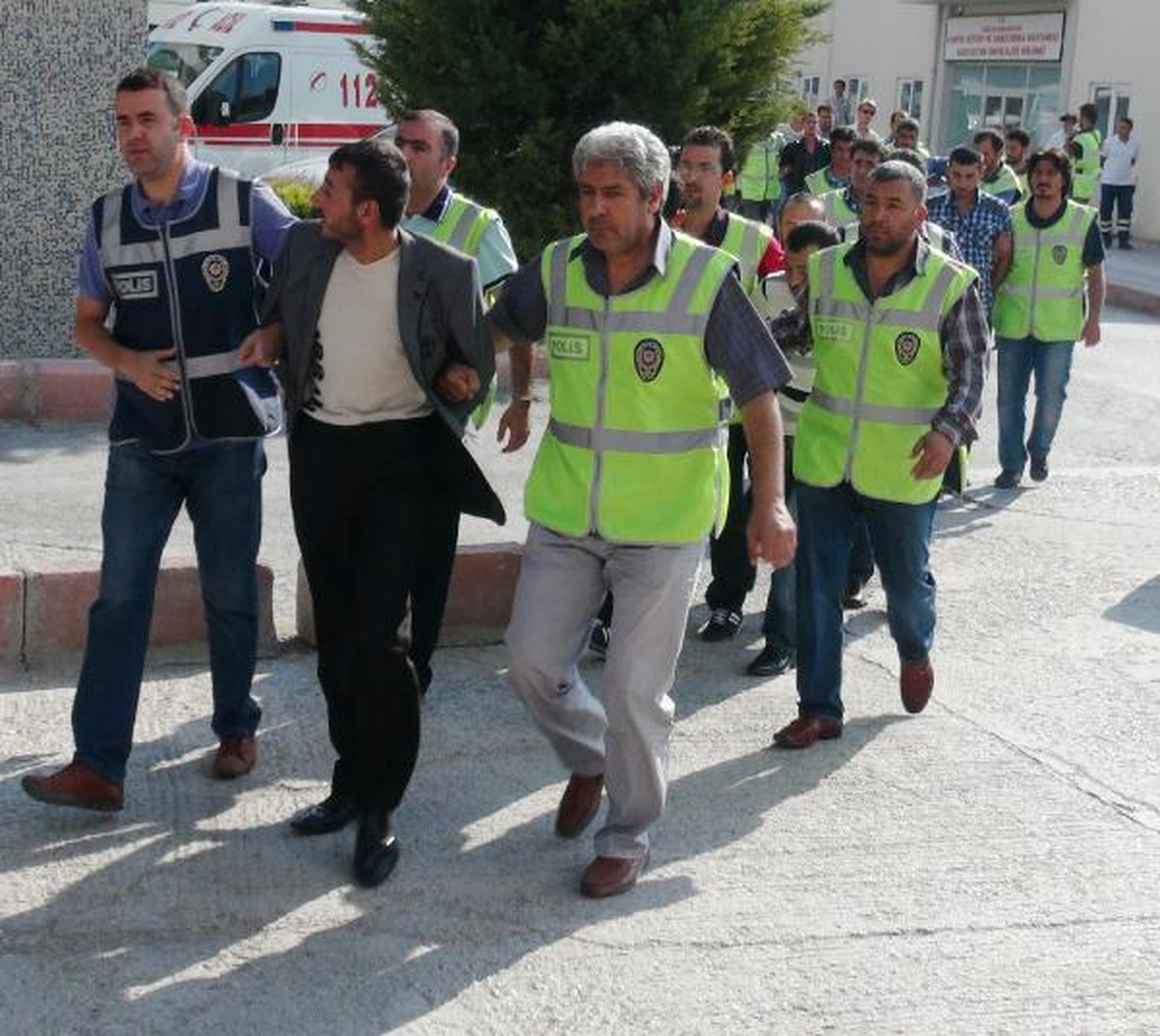 Çocuklara Zorla Hırsızlık Yaptıran Şebekenin Üyeleri Adliyede