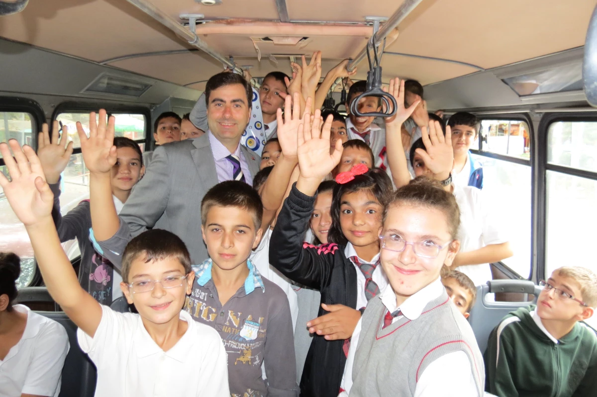 Başkan Aygün, Öğrencilerle Okul Servisinde Bir Araya Geldi