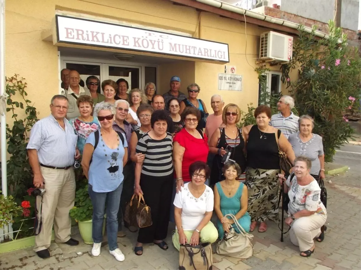 Eski Fotoğraflarla Dedelerinin Yaşadığı Evleri Aradılar