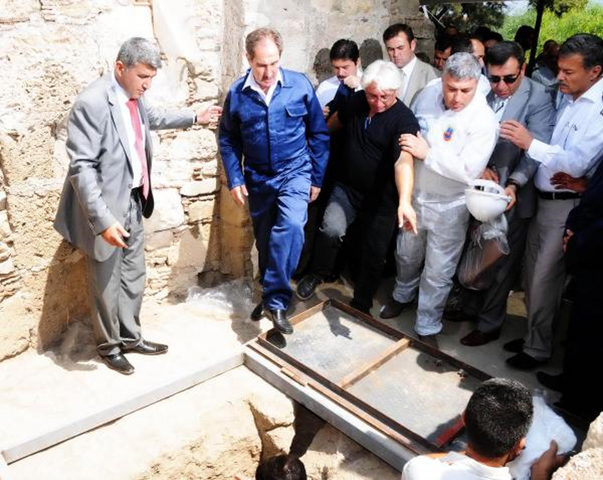Evinde Tarihi Eser Bulunan Arkeolog Gözaltında