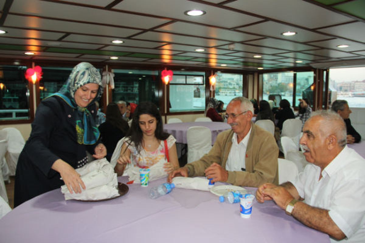 Gazi Ve Ailelerine Boğaz Keyfi