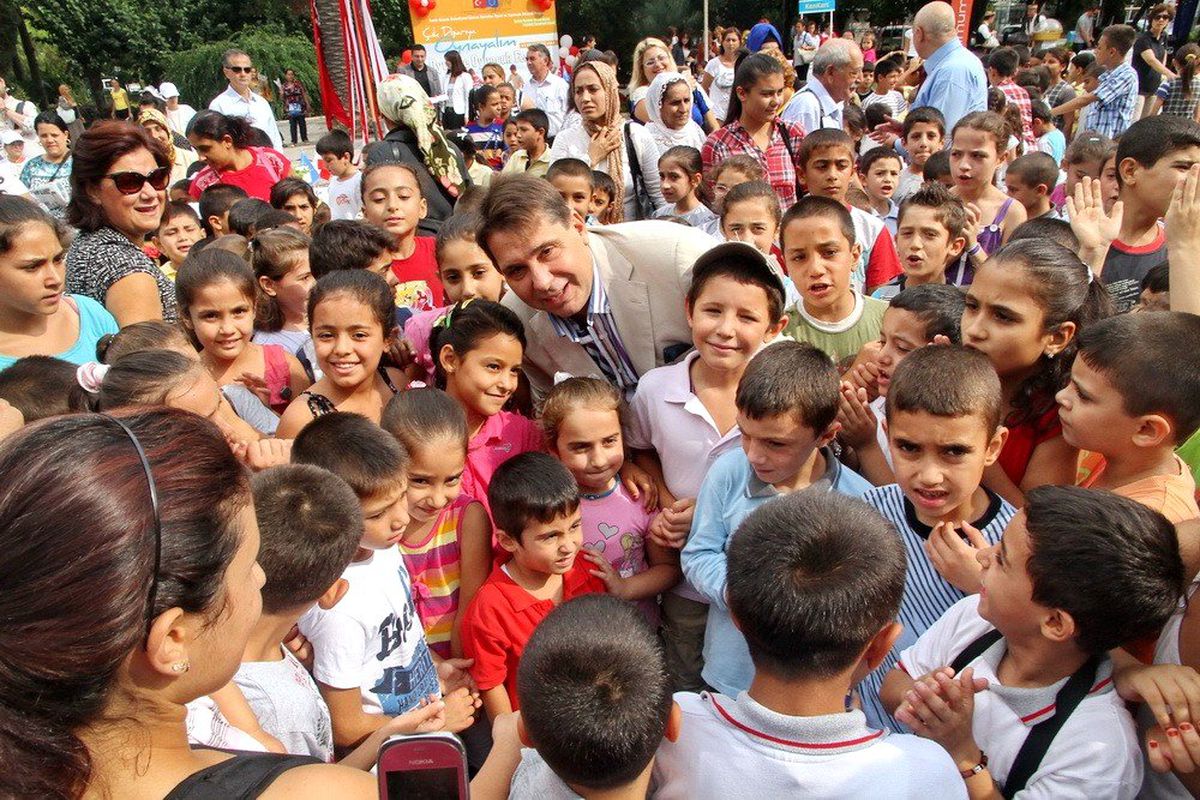 İzmirli ve Polonyalı Çocukların Oyuncaklı Dostluğu