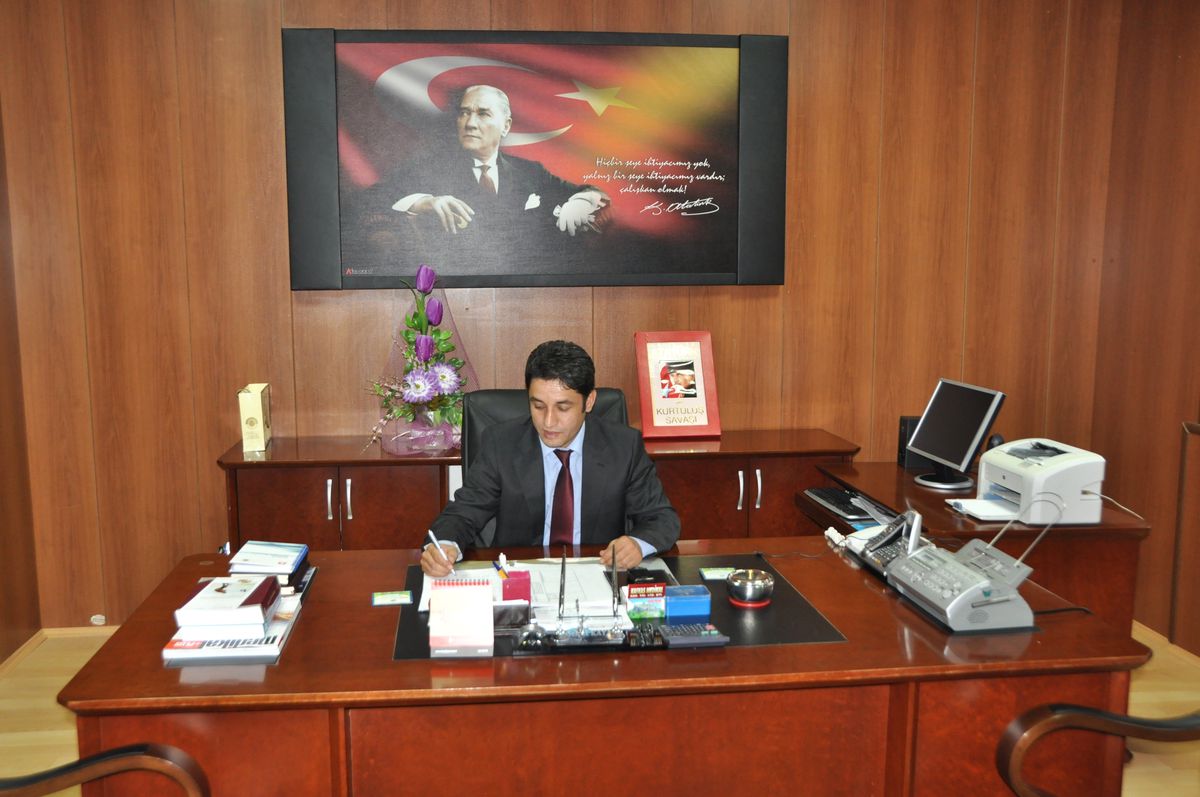 Kağızmanlılar Başhekim İçin İmza Topluyor