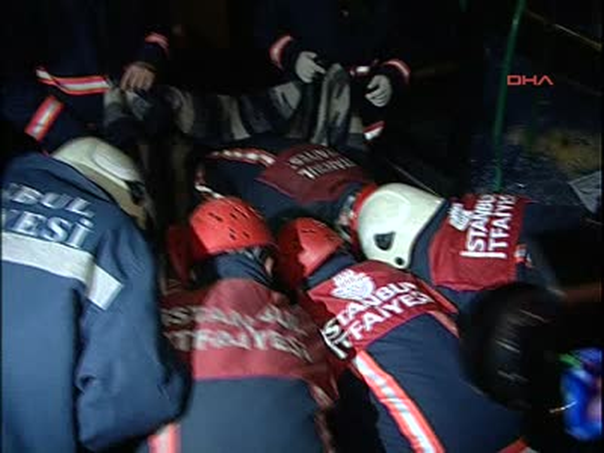 Metrobüs Yolunda Hayatını Kaybetti