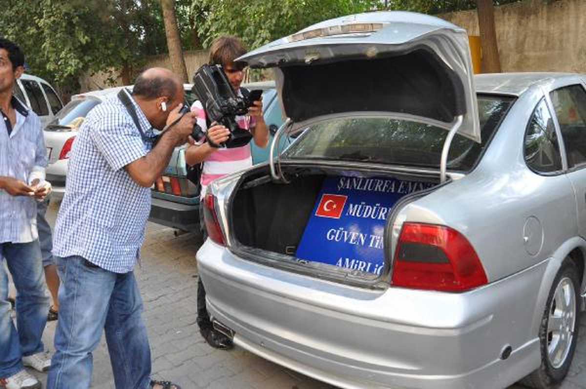 Otomobilde 50 Kaçak Cep Telefonu Ele Geçirildi