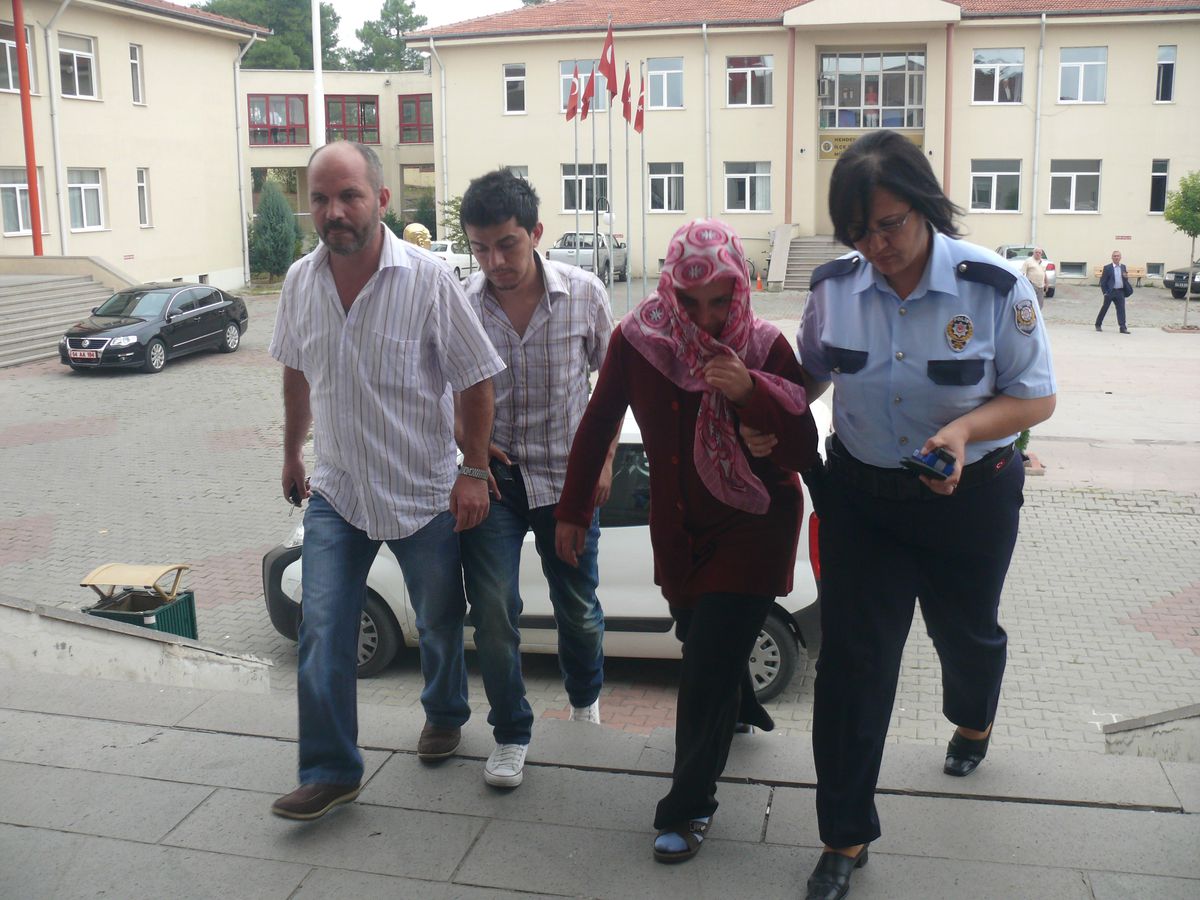 Sakarya\'da Kocasını Öldüren Kadın Tutuklandı