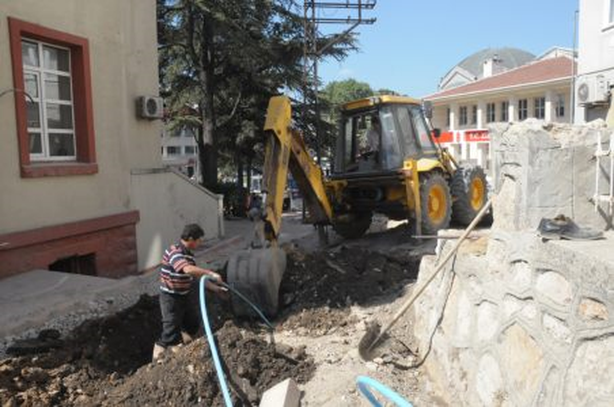 Sinanbey Mahallesinde Tretuar Çalışması