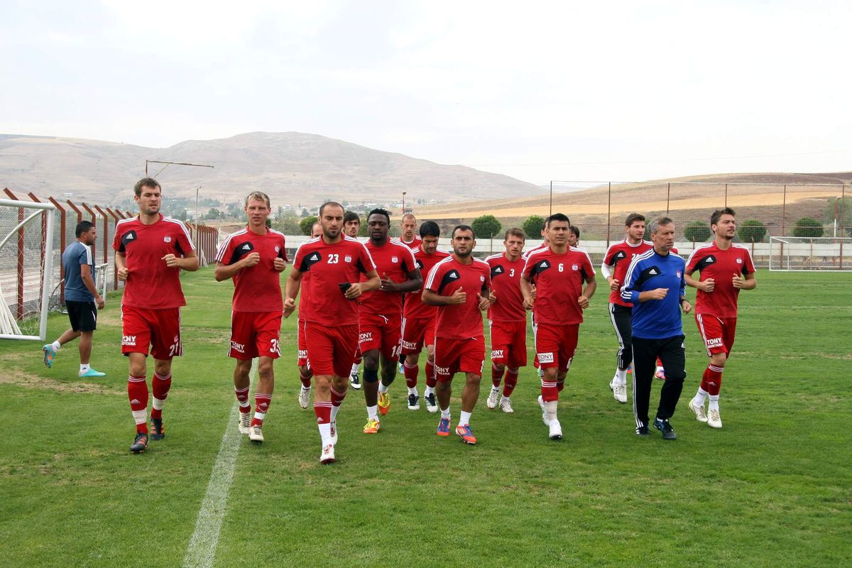 Sivasspor\'da Kasımpaşa Maçı Hazırlıkları Devam Ediyor