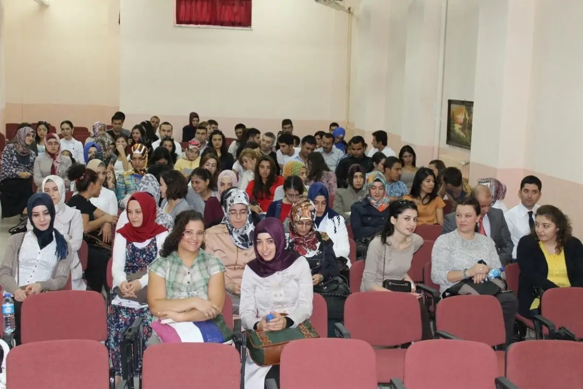 Sumbas\'ta Öğretmenlere Uyum Semineri Verildi