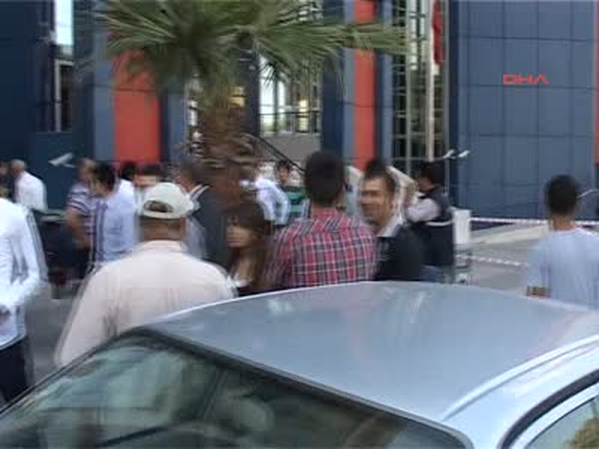 Şüpheli Çanta, Banka Şubesi Boşalttırdı