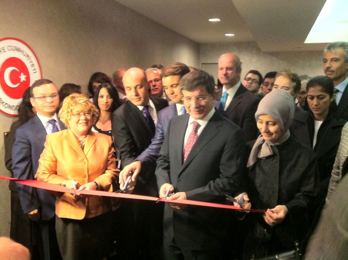 Türk Şehide Ottawa\'da Anıt