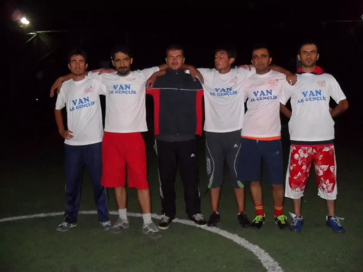 Van\'da AK Parti İl Gençlik Kolları Başkanlığı\'nın Yaz Kampı Sona Erdi