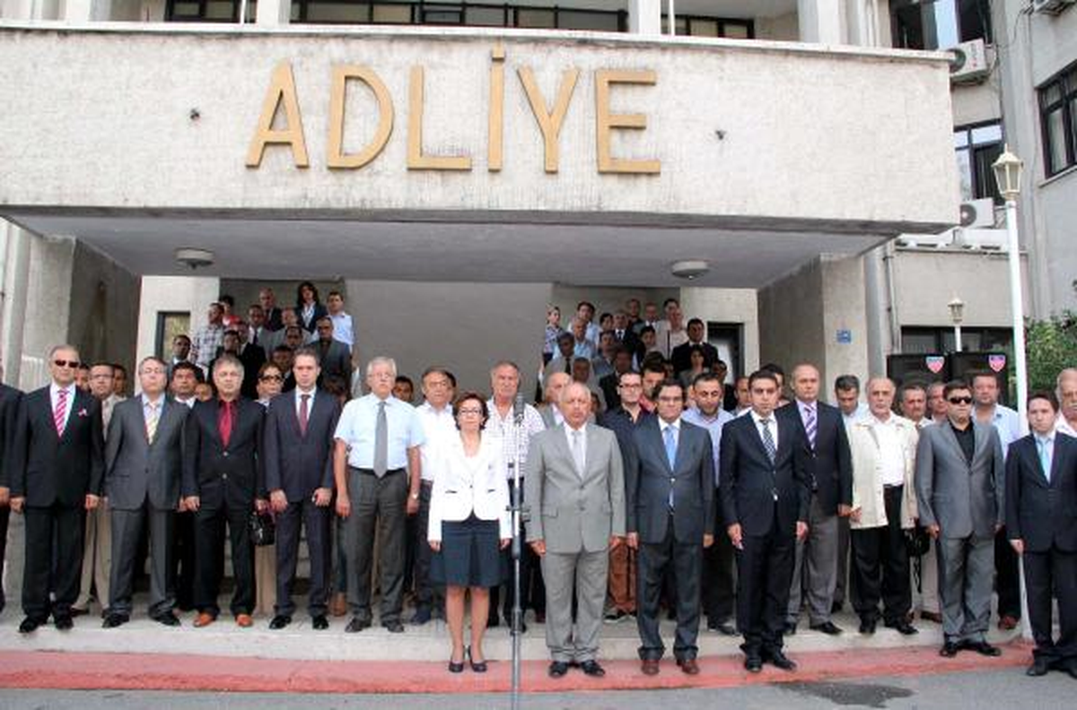 Zonguldak Adliyesi\'nde Ovacık Başsavcısına Saldırı Kınandı