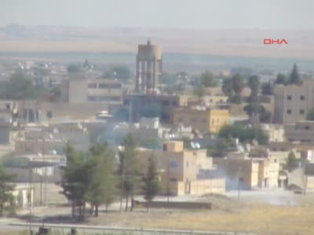 Akçakale2 Muhalifler Suriye Ordusuna Ait Tanklara Roketle Saldırdı
