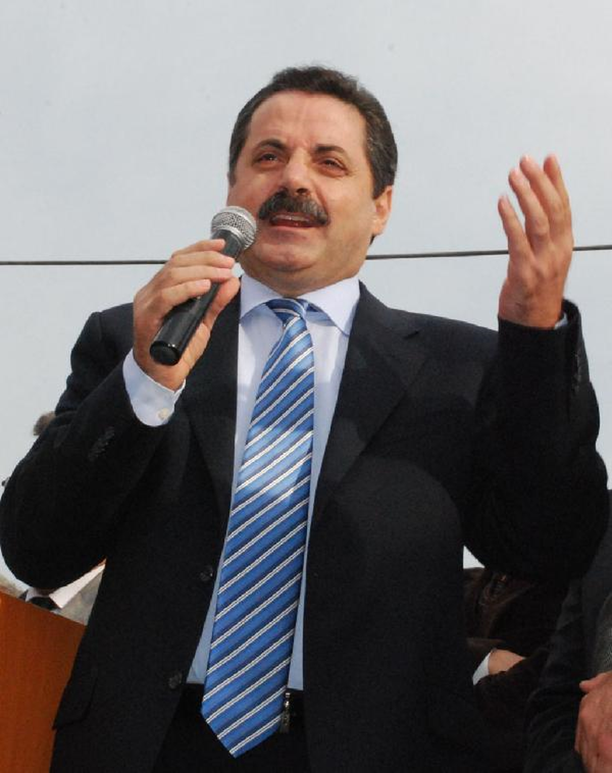 Bakan Çelik\'ten Balyoz Değerlendirmesi: Bu İşi Düşünen Cezalandırılsın