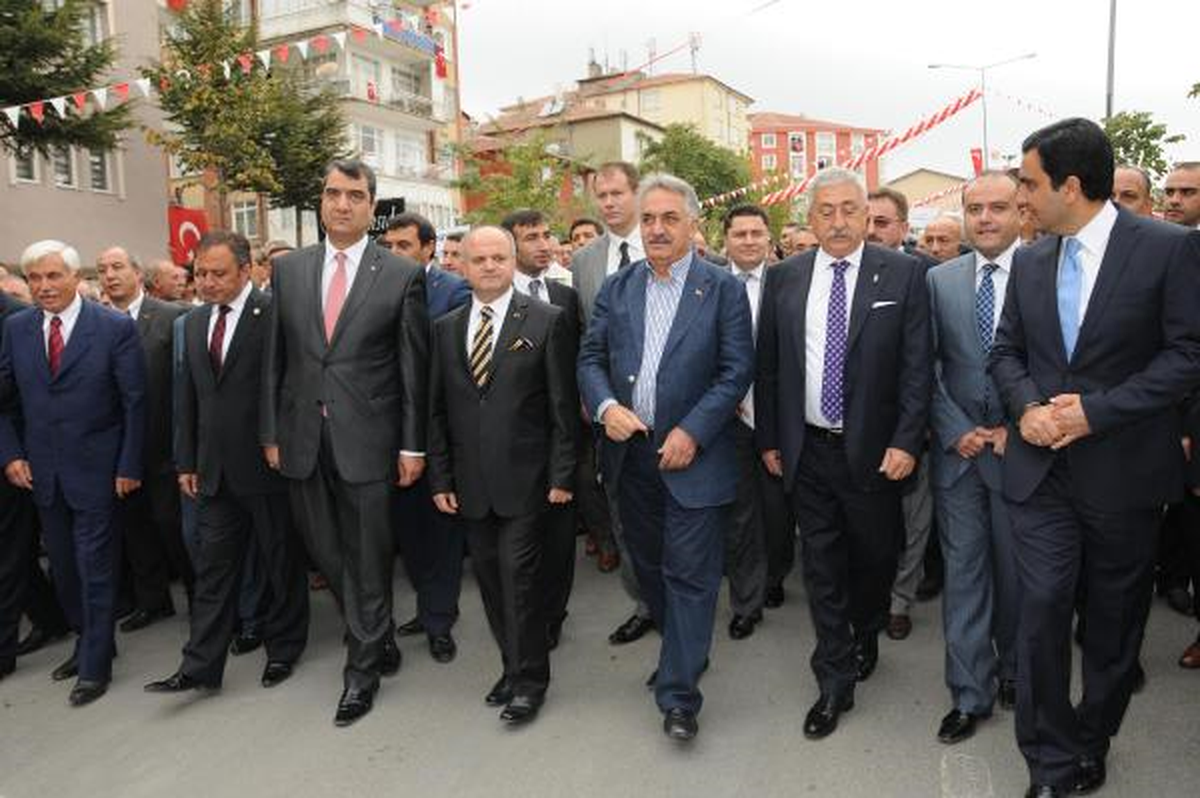 "Bu Topraklar Bize, Biz Bu Topraklara Aitiz"