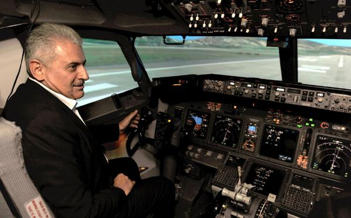 Bakan Yıldırım\'dan Balyoz Yorumu: Bırakın Balyozu Çekici, Benim İşim Amelelik (3)