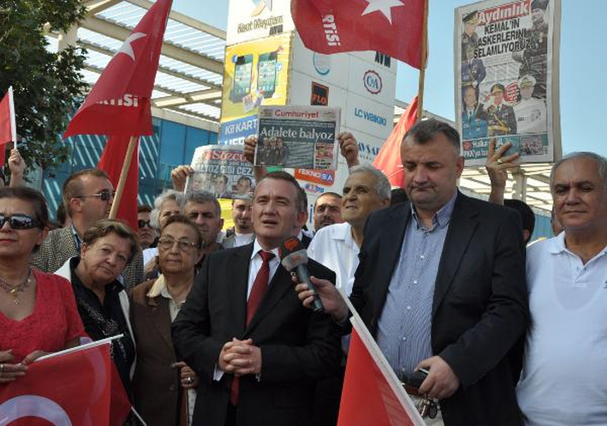 Balyoz Kararları Bursa\'da Protesto Edildi