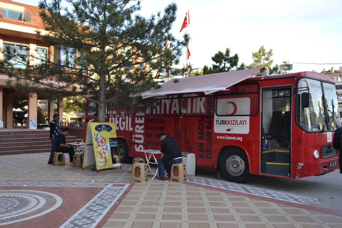 Bir Günde 37 Ünite Kan Toplandı