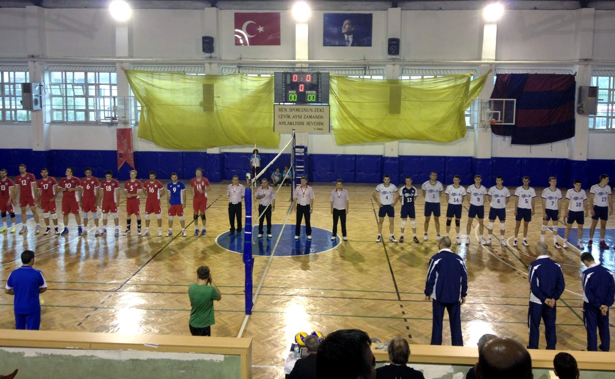 Dört Eylül Belediyespor Voleybol Takımı İkide İki Yaptı