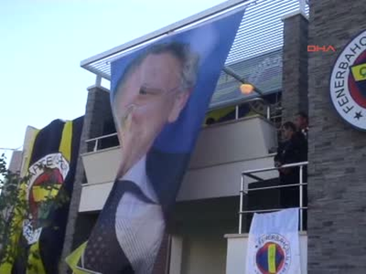 Fenerbahçe Başkanı Yıldırım, Çorlu Derneği\'nin Yeni Binasının Açılışını Yaptı