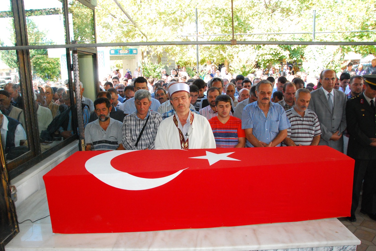 Havacı Astsubay Törenle Defnedildi