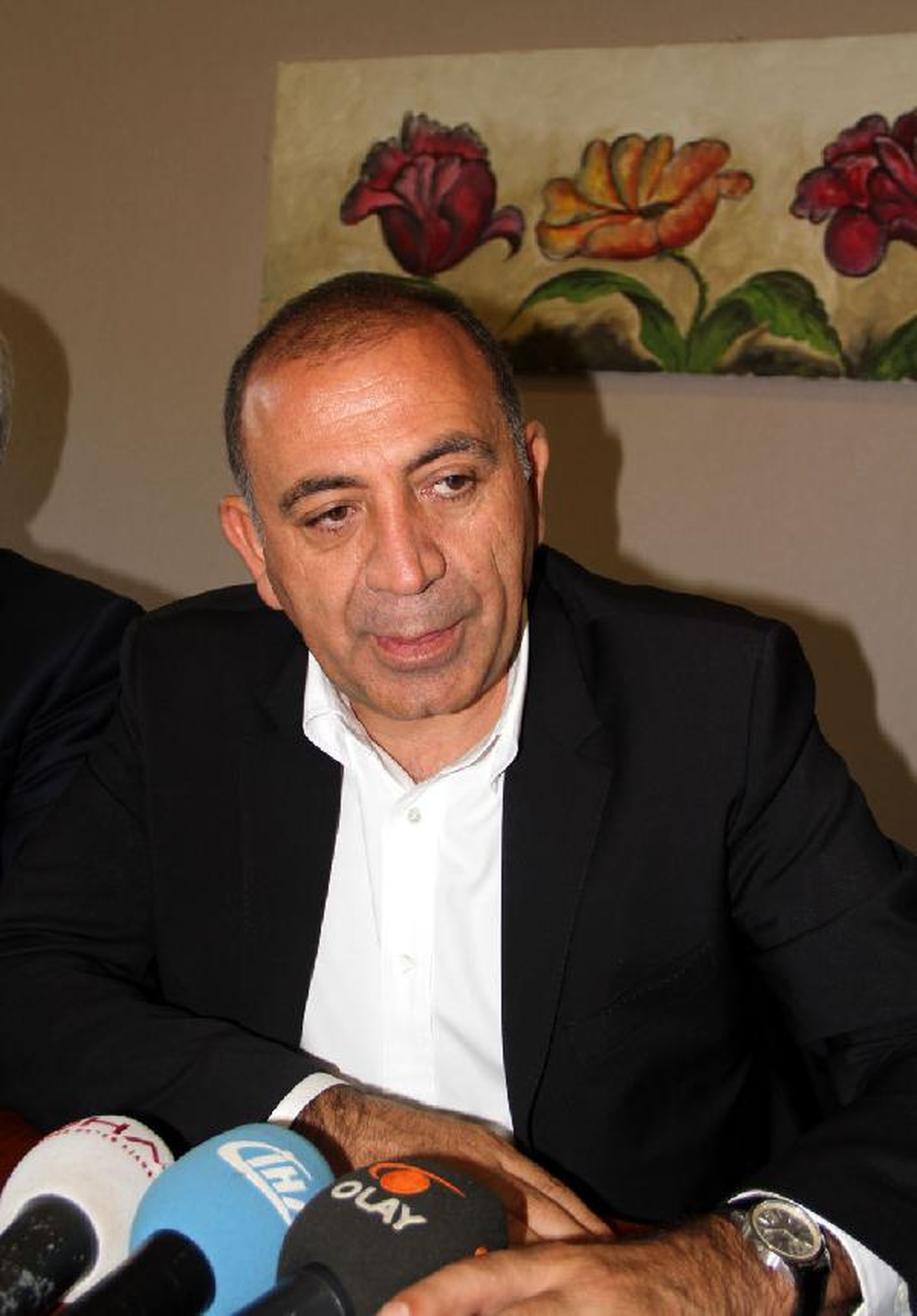 Gürsel Tekin: Arınç\'a Yakıştıramadım