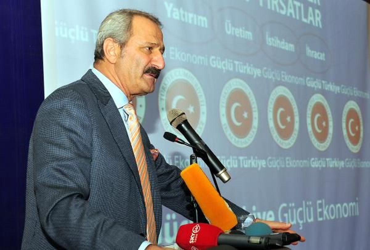 "İhracatçıyla Fellik Fellik Dolaşarak Krizi Fırsata Çeviriyoruz"