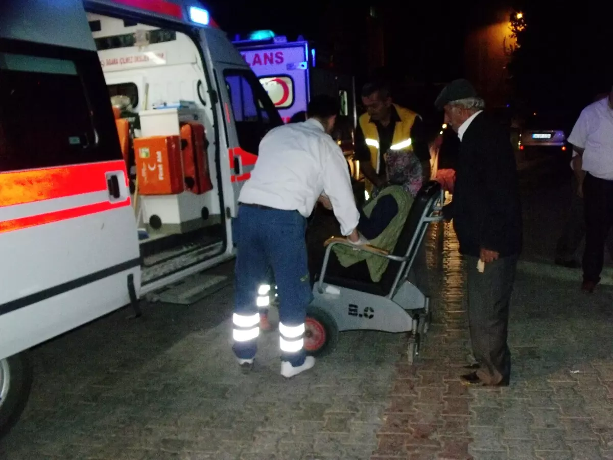 Karaman'da İki Otomobil Çarpıştı: 9 Yaralı