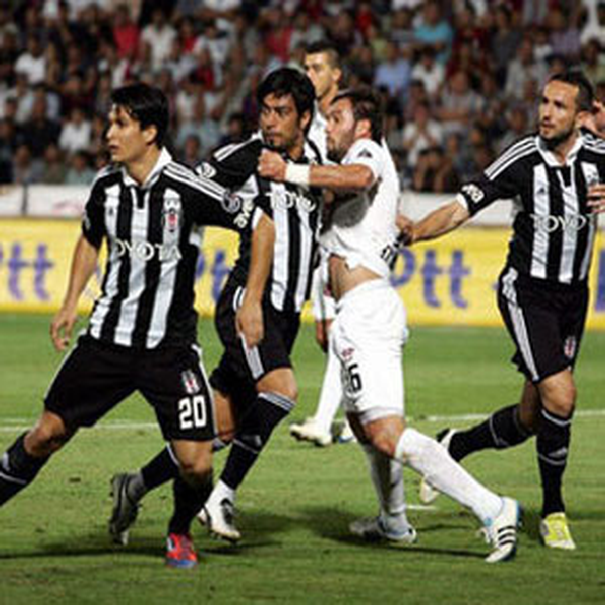 Kartal, Son Dakikada Yıkıldı