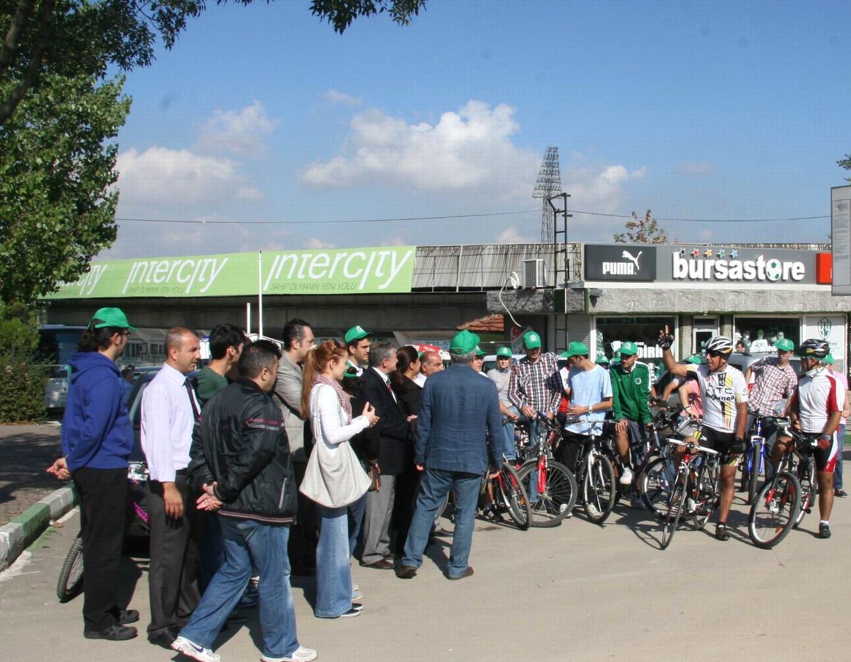 Pedallar Çevre Kirliliği İçin Çevrildi
