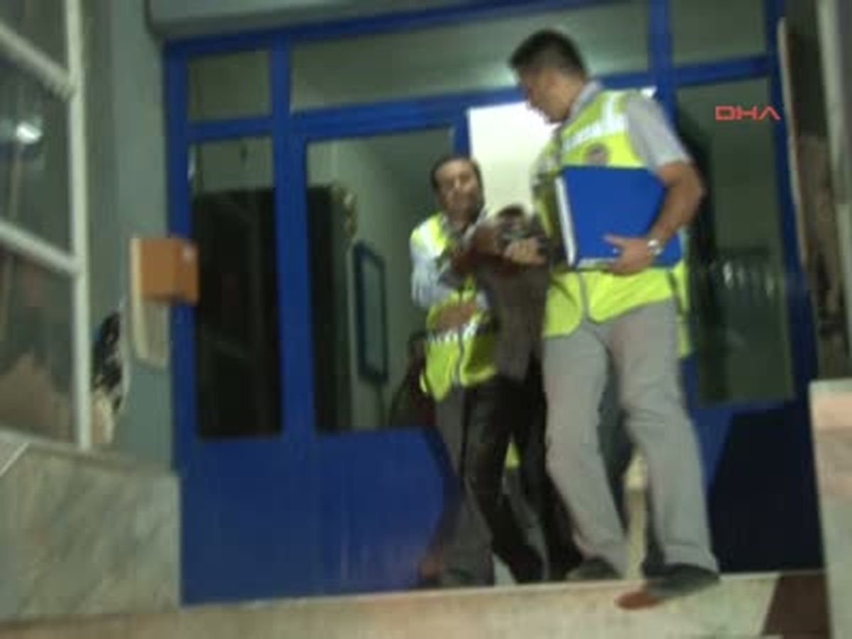 Sahte Savcılar Para Çekerken Yakalandı