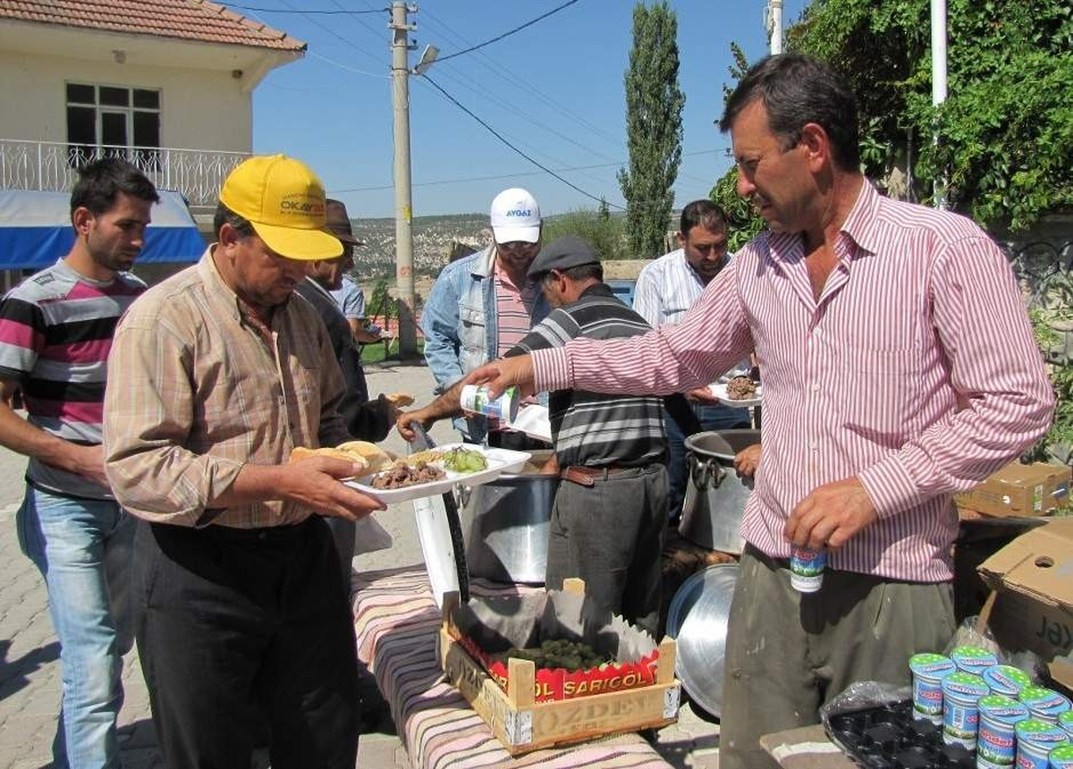 Şeyhler\'de 800 Kişiye Hayır Yemeği