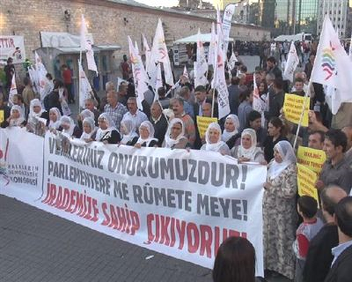 Taksim\'de Tuncel\'e Destek Eylemi Kamera.