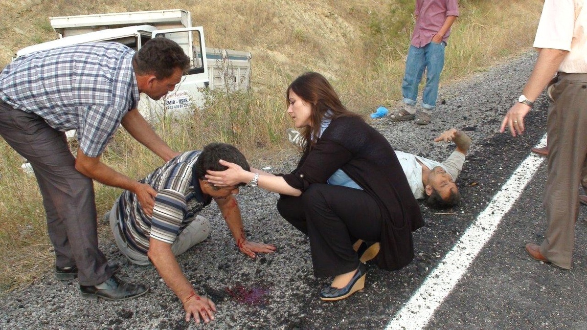 Trafik Kazasında Yaralananların İmdadına Umke Yetişti