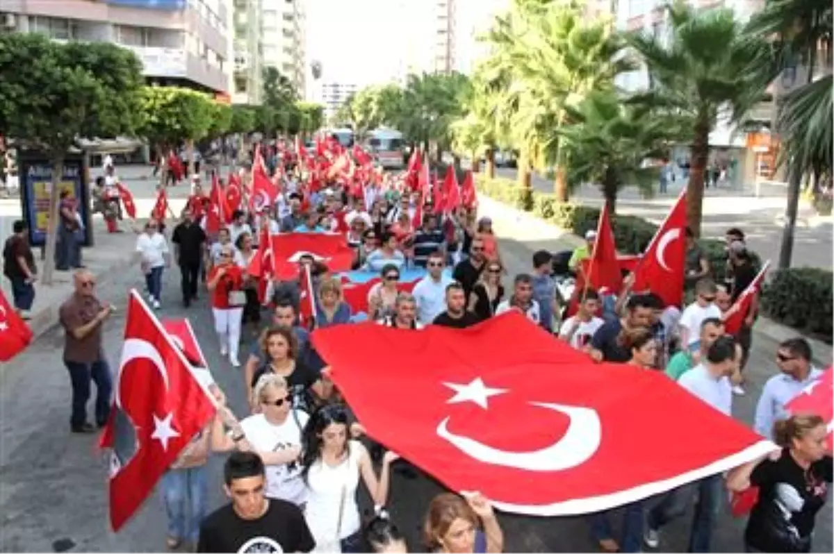 Adana\'da Terör Protesto Edildi