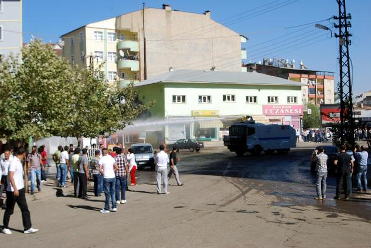 BDP Yürüyüşüne İzin Verilmedi Olay Çıktı