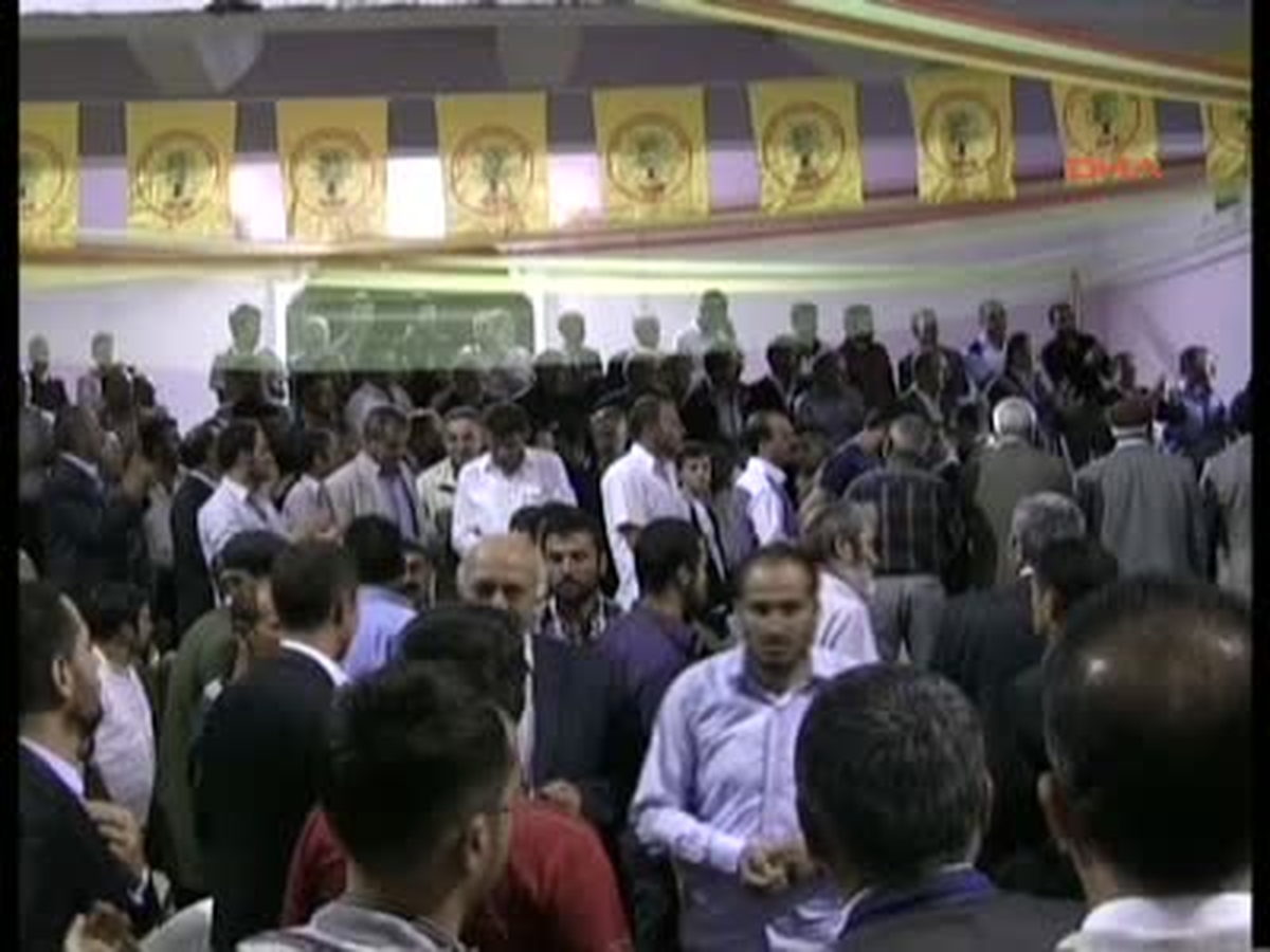Bitlis Demirtaş; Kanın Durması İçin Müzakare ve Diyalog Demirtaş; Kanın Durması İçin Müzakare ve...