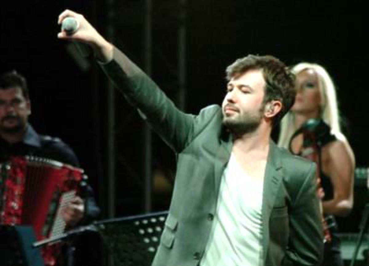 'Bu Şarkı Beren ve Kenan İçin'