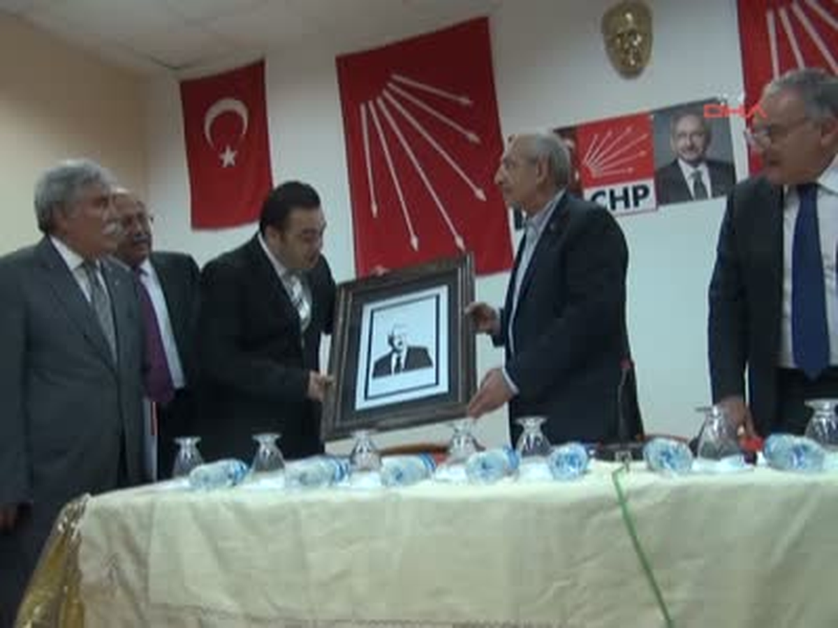 Kilis 1 Kılıçdaroğlu Kilis\'te Sivil Toplum Örgütleri Temsilcileriyle Bir Araya Geldi