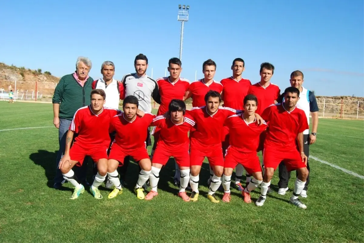 Küçükköy Belediyespor, Özel Maçta Kırkağac\'ı 3-2 Yendi