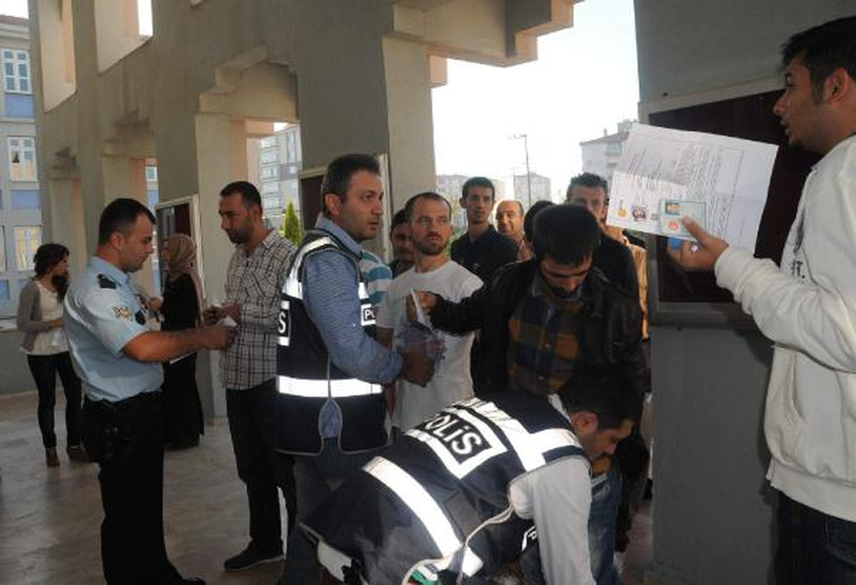 Otomobil Anahtarları Sınıfa Alınmayan 20 Kişi Sınava Girmedi