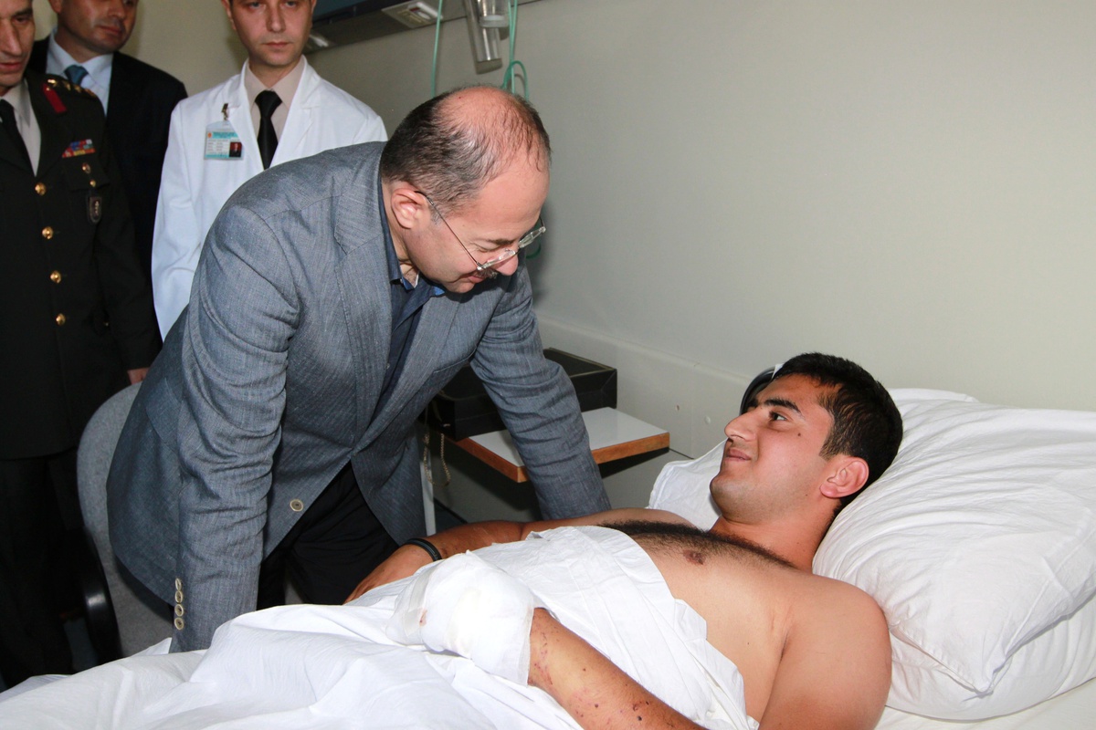 Sağlık Bakanı Recep Akdağ, "Bir Hastanede Bile Kanlı Yüzünü Bu ŞekildeGösteren, Arkadan Kalleşçe,...