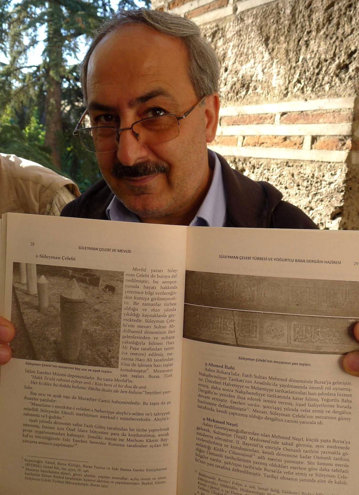 Süleyman Çelebi'nin Orijinal Kabir Taşları Yerine Konulmalı