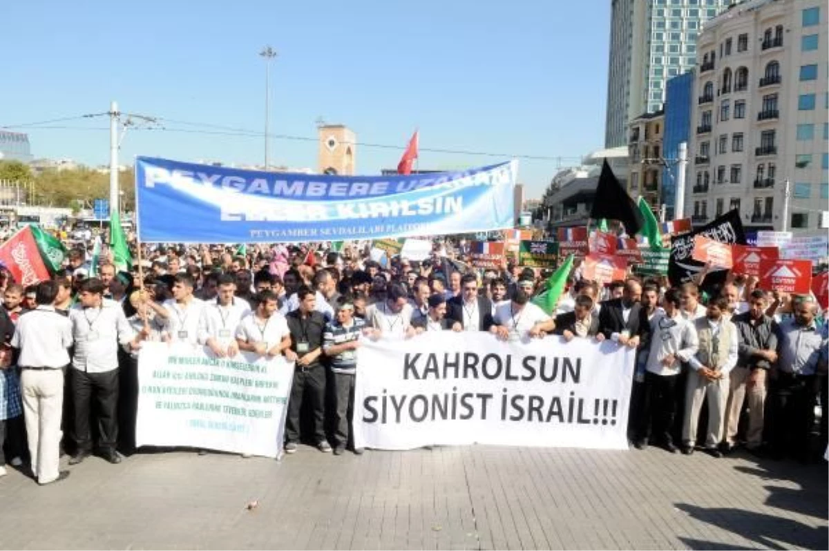 Taksim\'de "Film" Protestosu