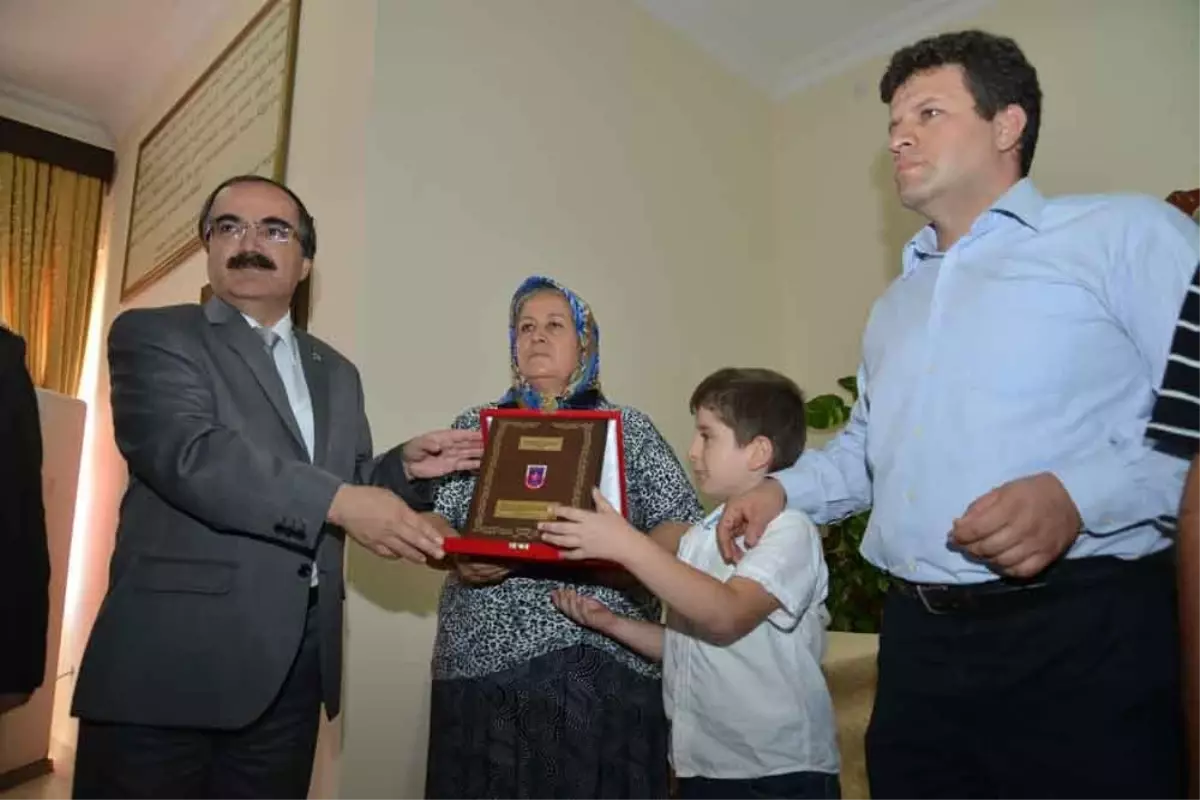 "Türkan Sultan" Şehit Ailelerinin Acısına Ortak Oldu